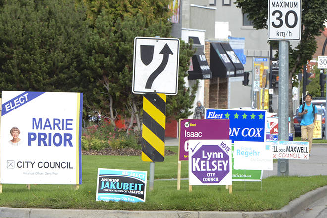 13932057_web1_180921-PWN-T-election-signs