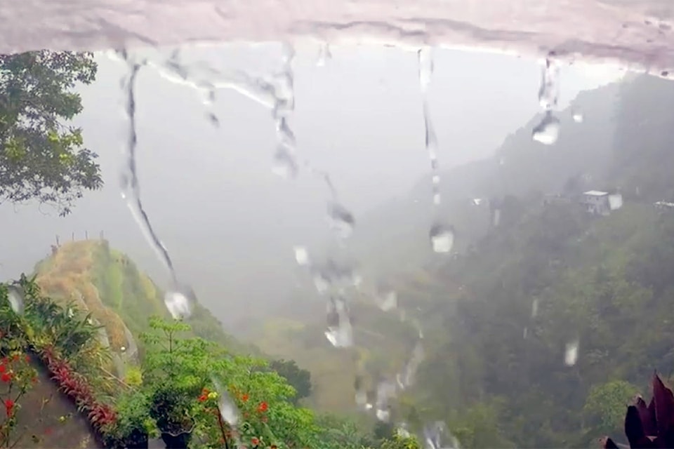16100343_web1_190327-VMS-rain-philippines