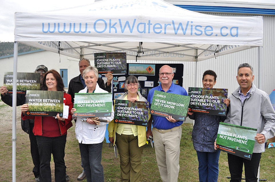 16897886_web1_190517-KCN-water-conservation-okanagan-Mayors