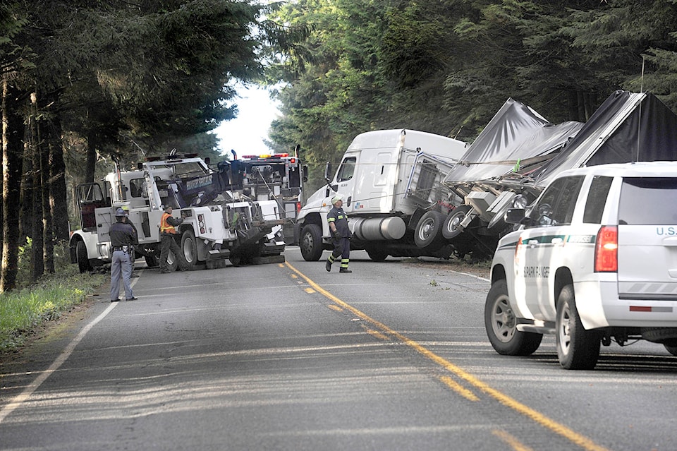 17590508_web1_180513-pdn-kalaloch-wreck