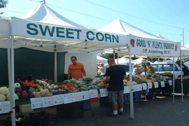 20999489_web1_180615_KCN_farmers-market