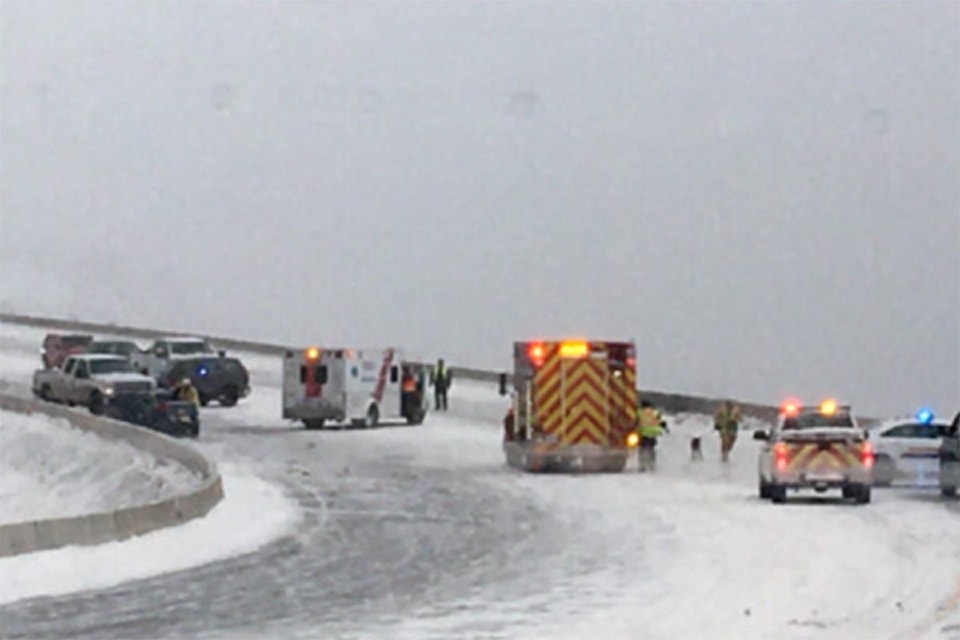 21477505_web1_200513-PWN-Highway97Barrier-HIGHWAY97_1