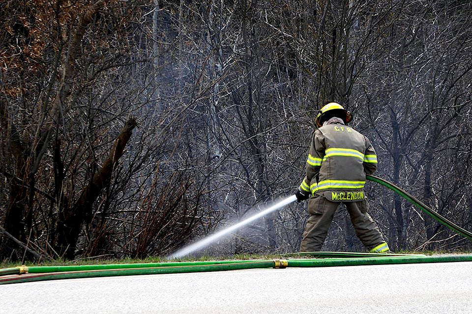 23008893_web1_200417-SAA-Chase-grass-fire-2