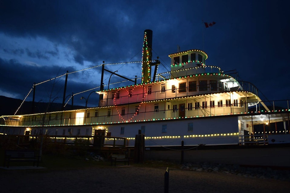 The SS Sicamous on Okanagan Lake in Penticton has been decorated for the holiday season. (Brennan Phillips - Western News)