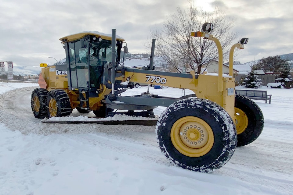 24190939_web1_210107-SUM-Grader-photo-SUMMERLAND_1