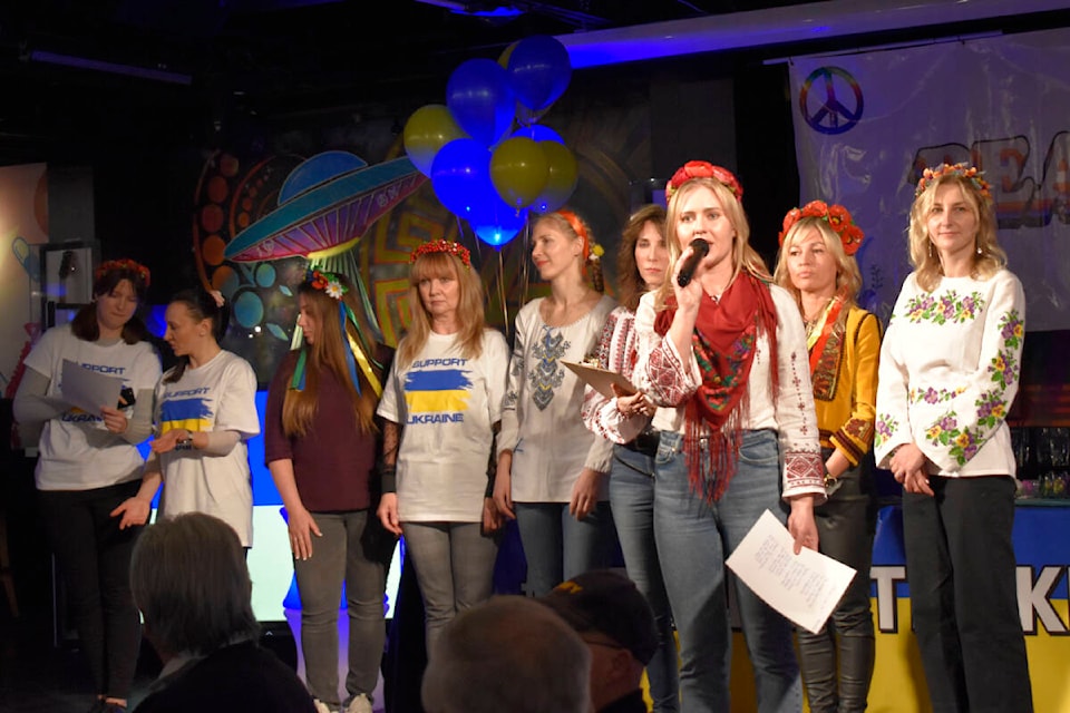 Ukrainian-born Svitlana Shkyn spoke in front of hundreds in attendance at Penticton’s Barking Parrot on Friday (March 11) for a fundraiser in support of her home country. Shkyn later confirmed with the Western News that a total of $26,100 was raised. (Logan Lockhart, Western News)