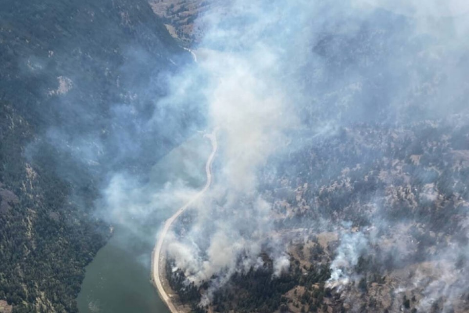 29981835_web1_220805-KCN-keremeos-fire-thursmorn_1