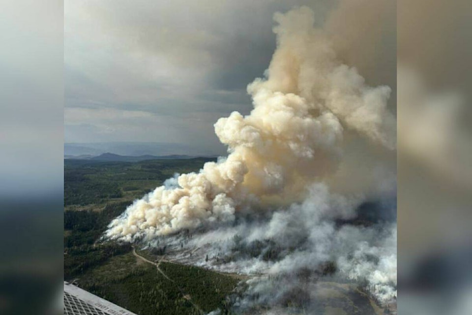 33501878_web1_230810-KCN-kamloops-fire-thursday_1