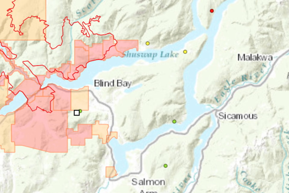 33673475_web1_230822-SAA-new-shuswap-fires2