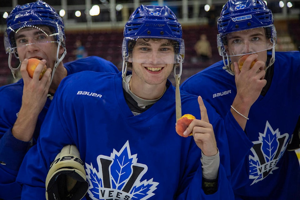 33740493_web1_230830-PWN-PeachesCup-PeachesCuppenticton_1
