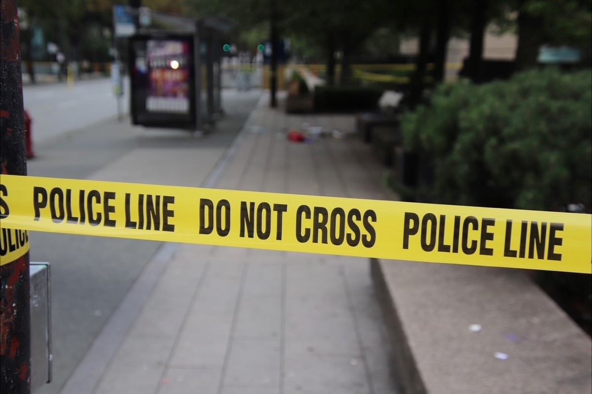 3 stabbed along Vancouver seawall, suspect at large: Police