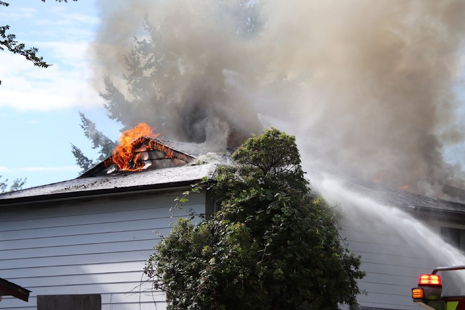 【wwk】Room fire Firefighters battle blaze in two-storey Fleetwood home