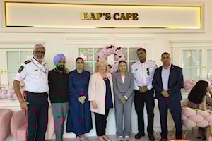 Surrey mayor visits Kap's Café to show support after shooting