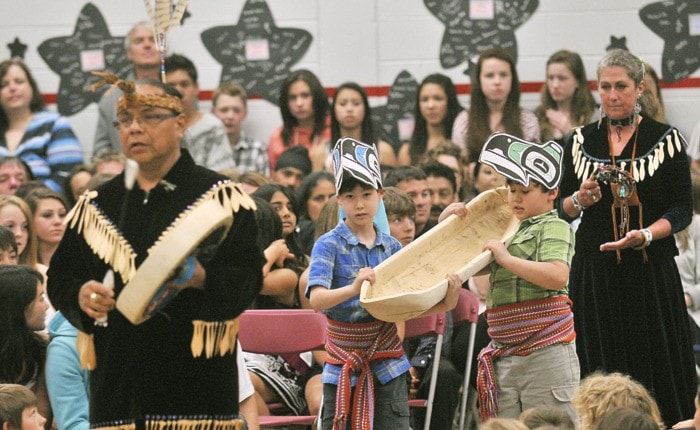 21014surreyCanoepresentation-ES