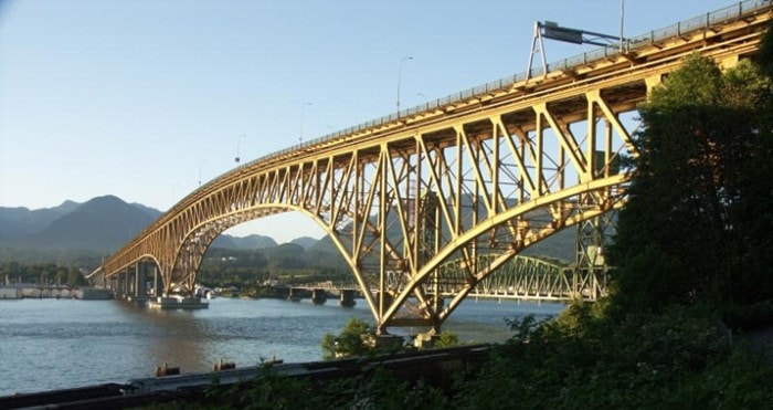 32883surreyw-bridge