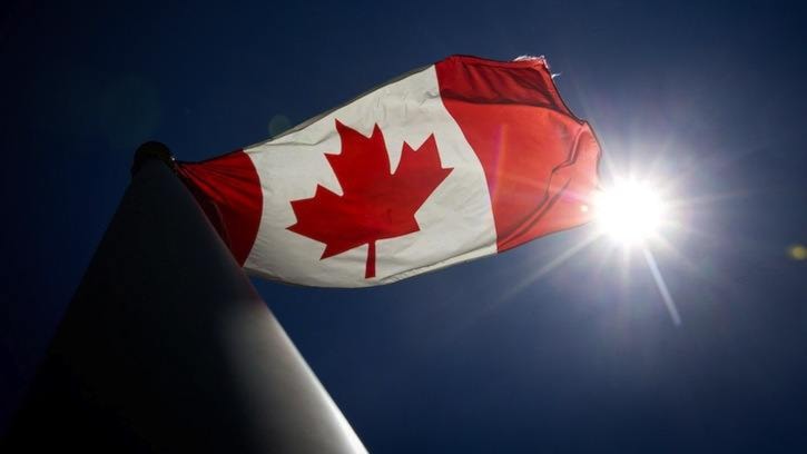 4909BCLN2007n_Canadian-Flag20150212T0645