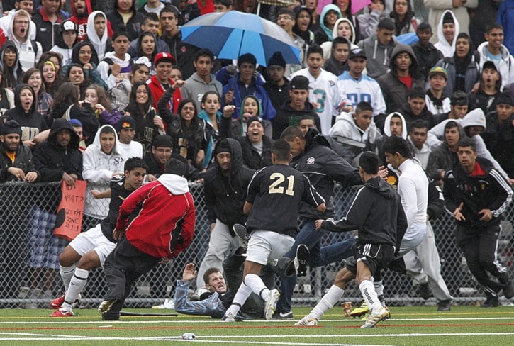 50766surreySoccerbrawlWEB-ES