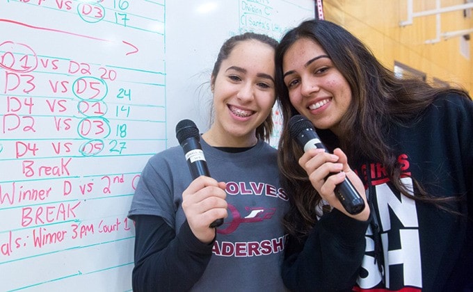 Announcers Amy Vieira and Jasleen Dhillon.