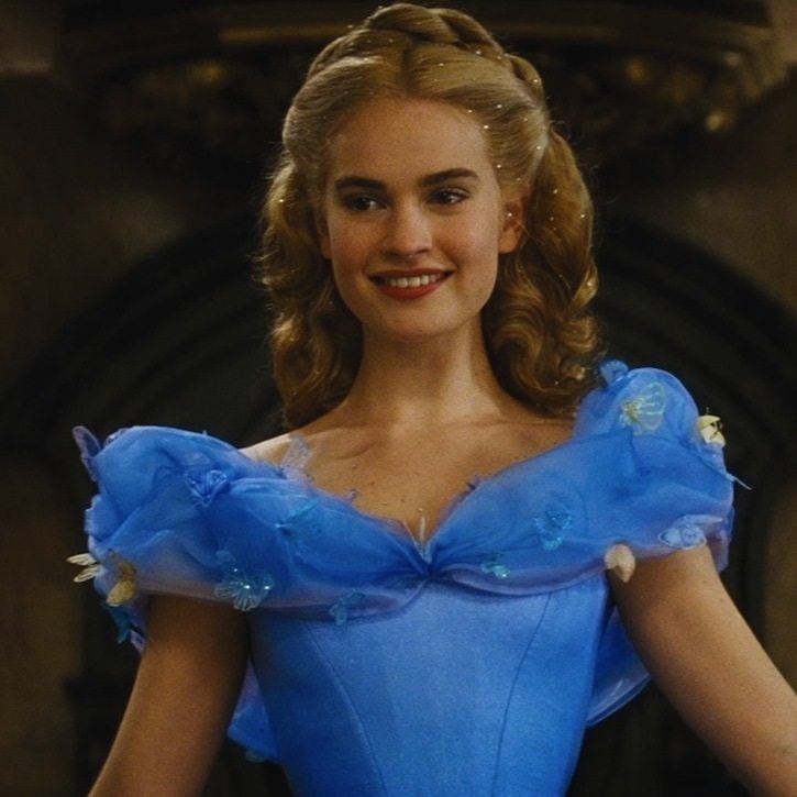 66329BCLN2007lilyjamesascinderella2015