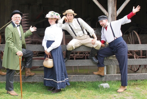 75138reenactors-at-historic-stewart-farm-four