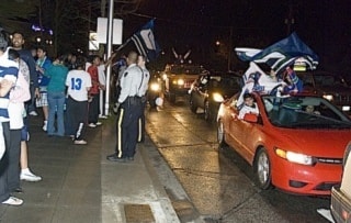 7798surreyhockeycrowd_web