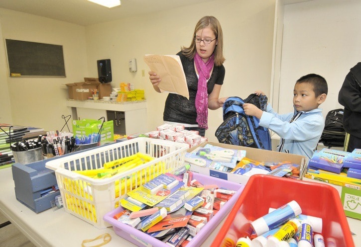 79271surreyBacktoschooldonation-ES