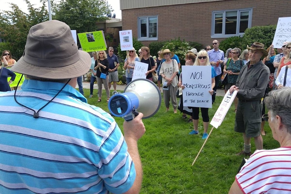 7834186_web1_170724-PAN-M-parking-protest-th