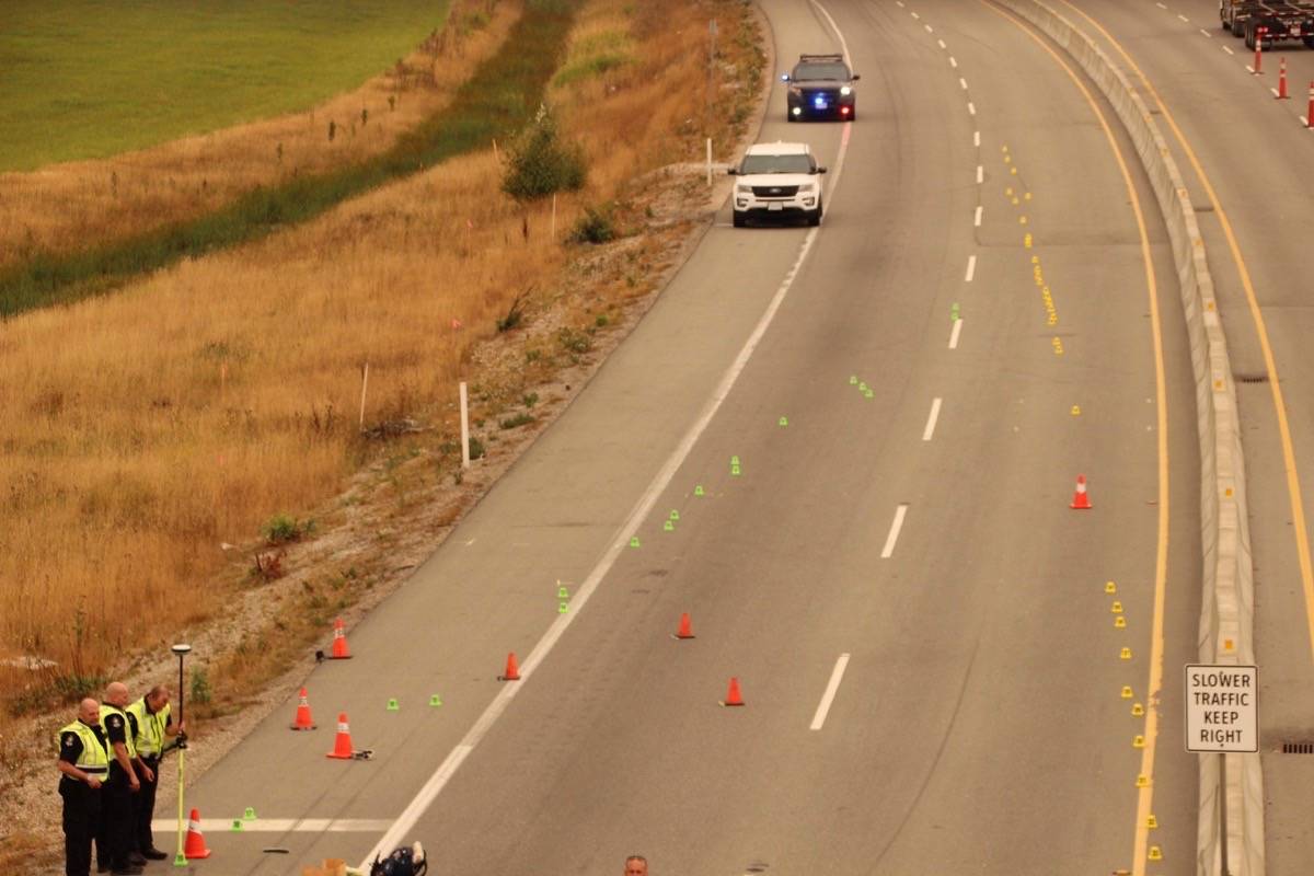 8379462_web1_170905-NDR-M-River-Road-fatality-Sept-5-scene