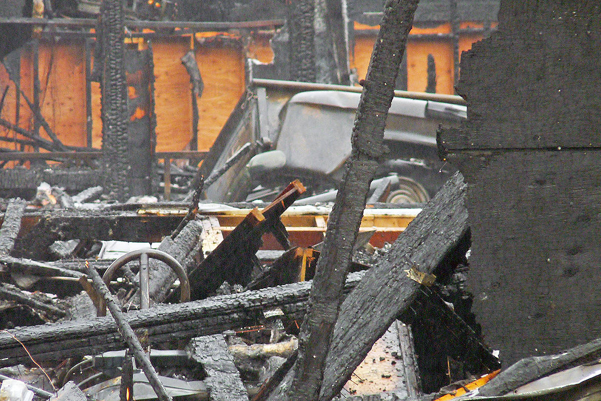 9087281_web1_copy_171025-LAT-fire-aftermath-truck