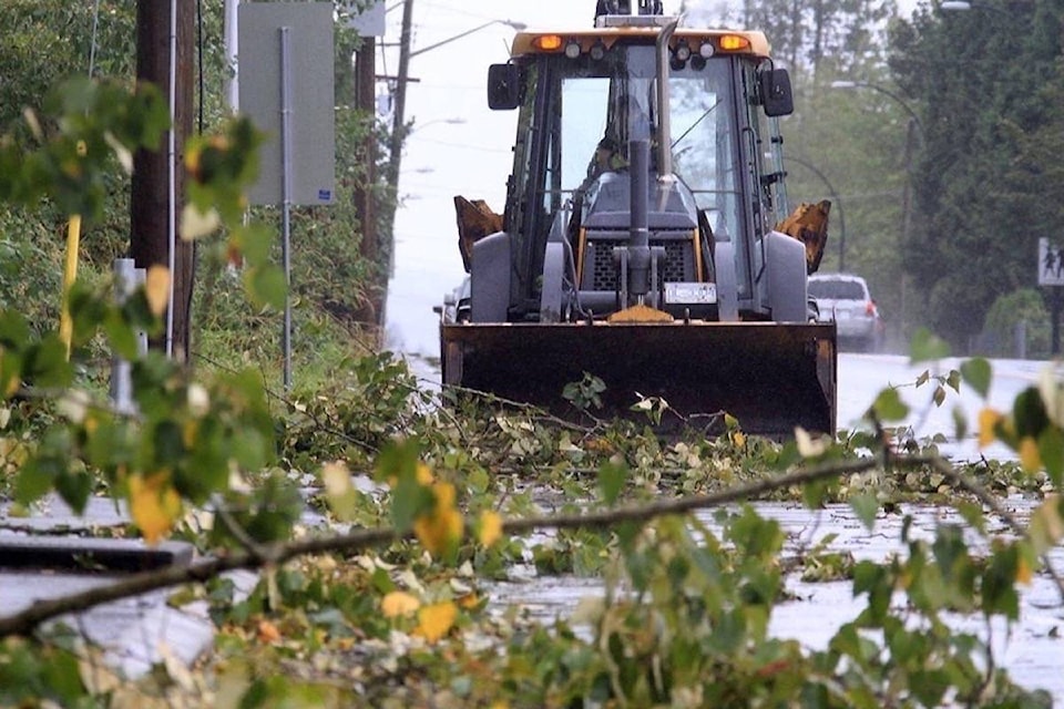 9386586_web1_171115-MRN-M-windstorm2