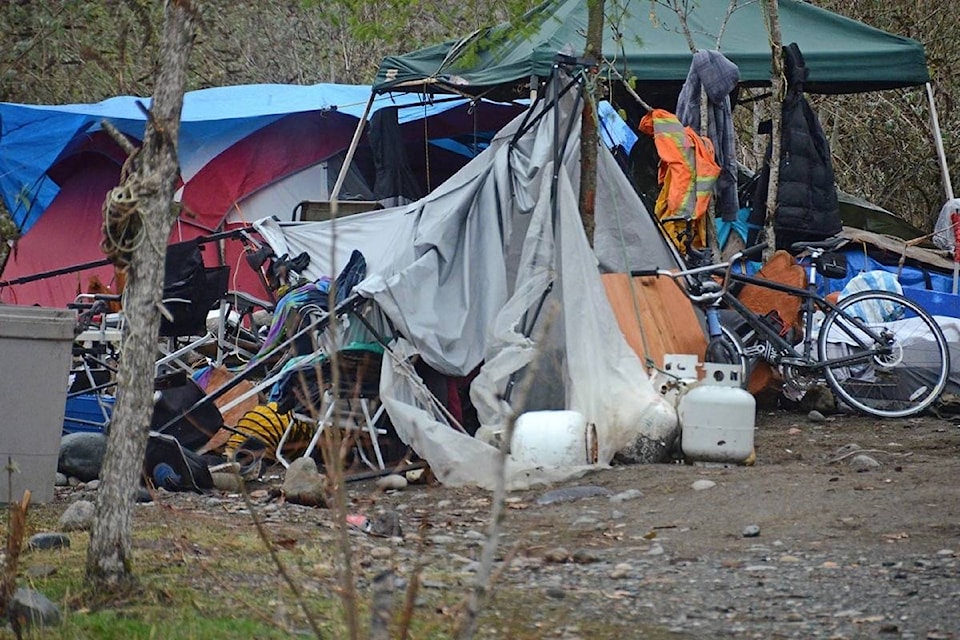 9684654_web1_171206-BPD-M-9682218_web1_CRVhomelesscamp14