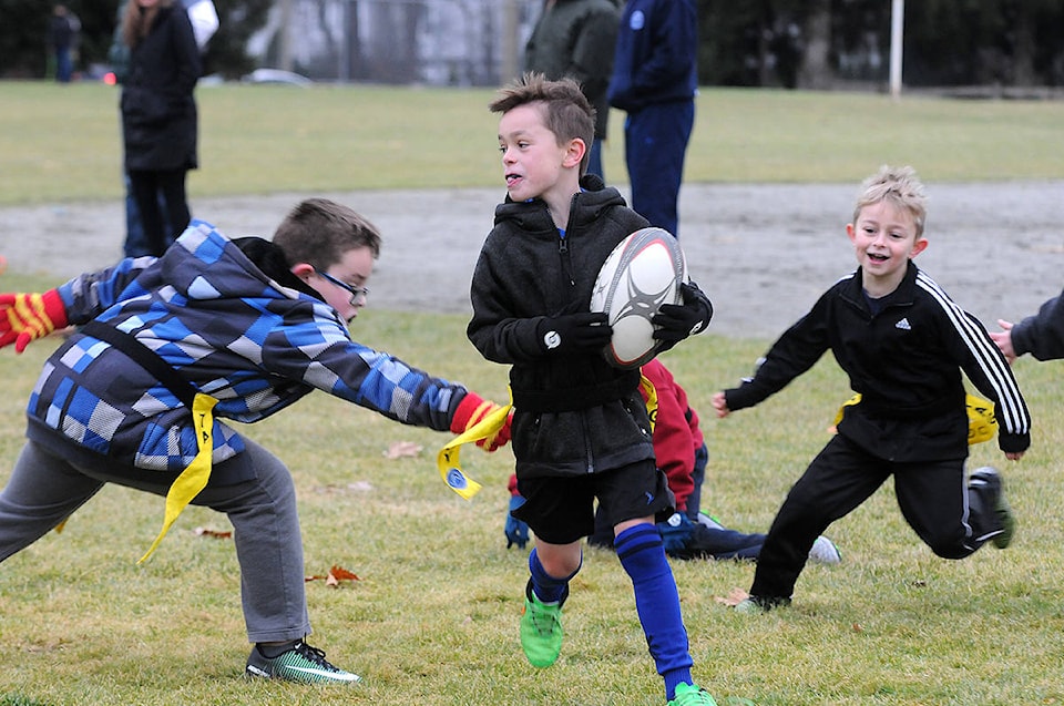 10167744_web1_mini-rugby-0129-1c