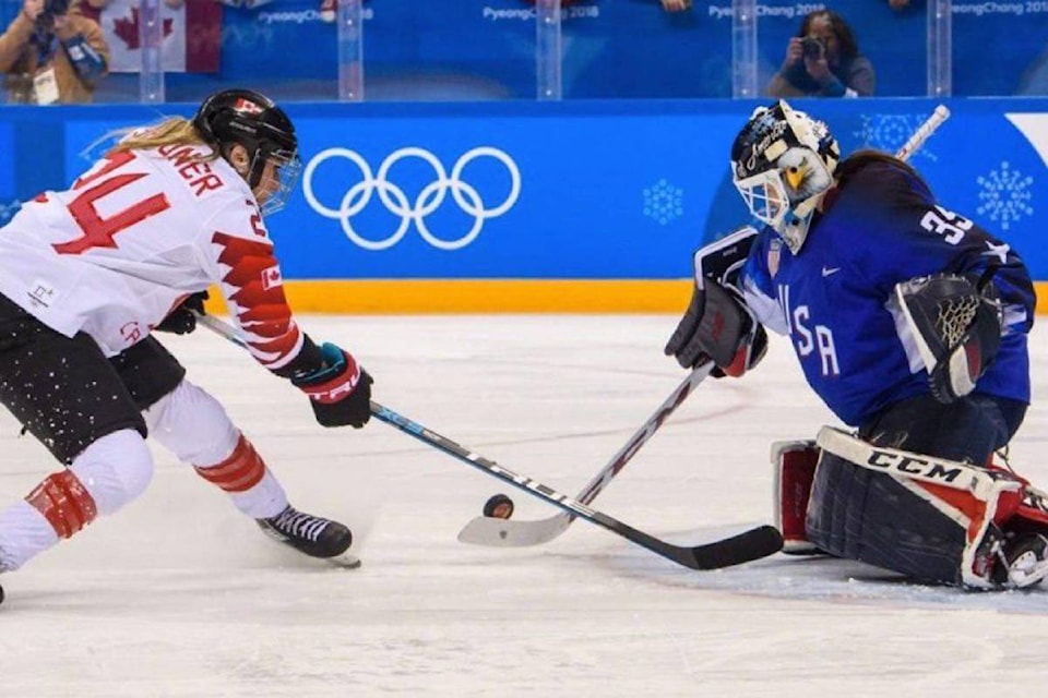 10825182_web1_olympic-hockey