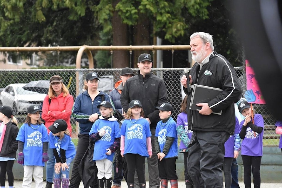 11410509_web1_180411-PAN-M-softball-02-David-Harris