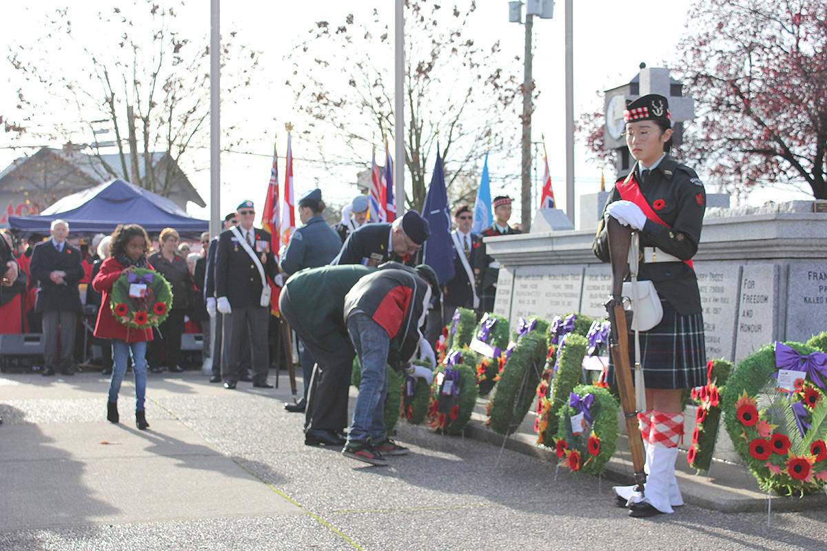 14352207_web1_copy_181114-CLR-RemembranceDayCloverdale_5