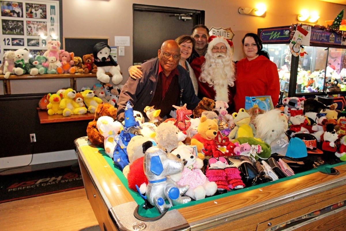 14691187_web1_181208-SNW-M-ToyDonation-HookandLadder1-lc-dec8