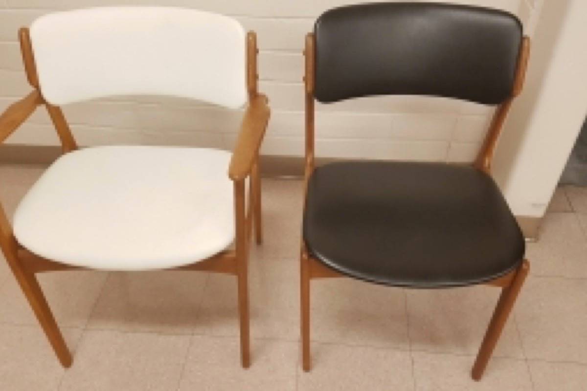 15319020_web1_190131-NDR-Danish-chairs