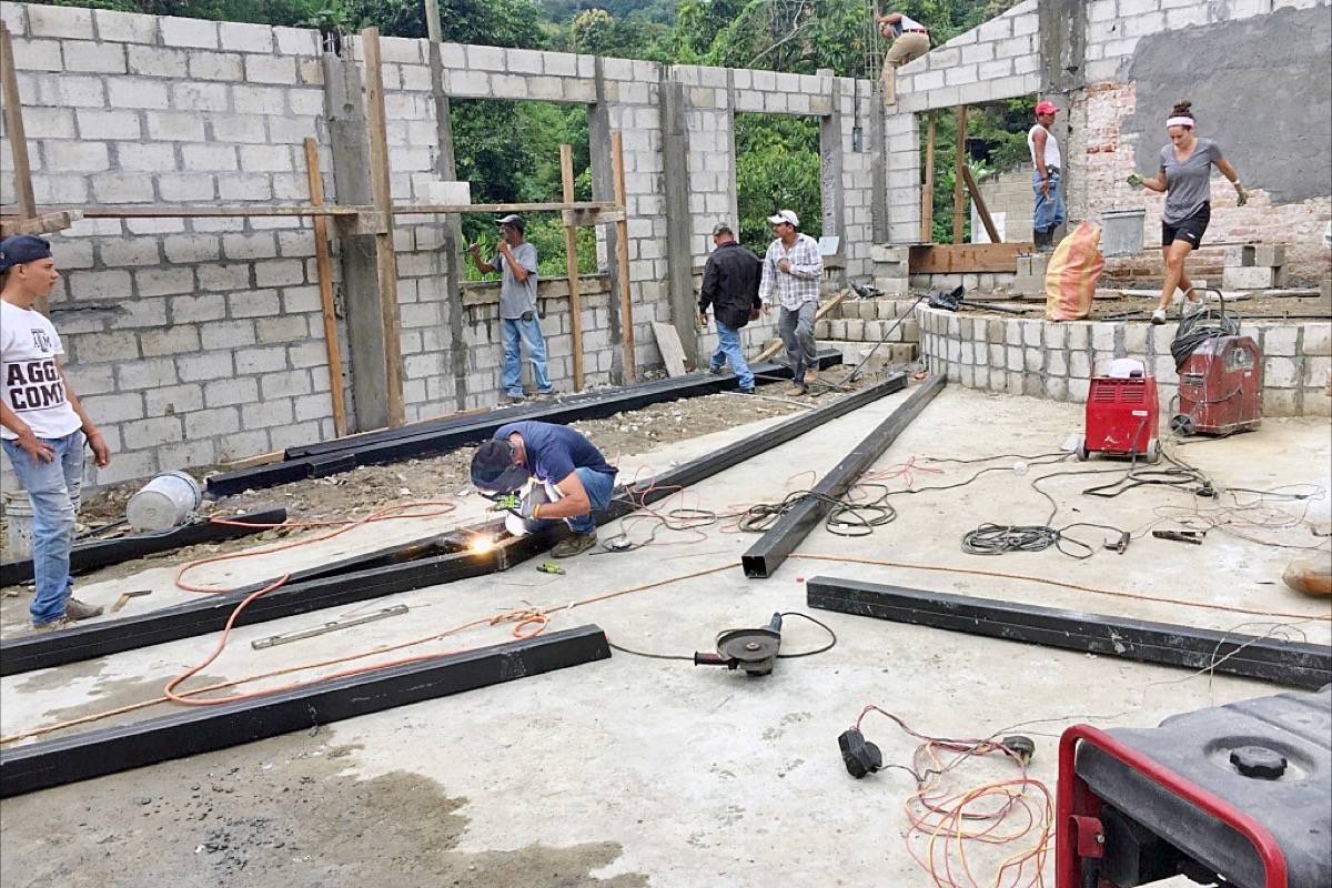 15539400_web1_190215-PAN-M-guatemala-housebuilding-contributed