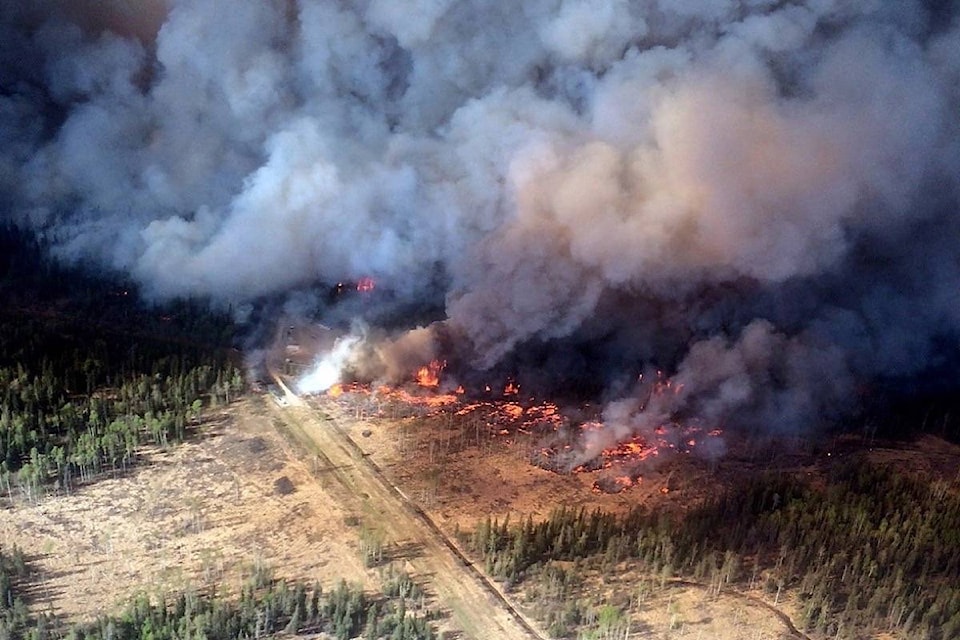 16022549_web1_20190319-BPD-beatton-fire-aerial-may.16