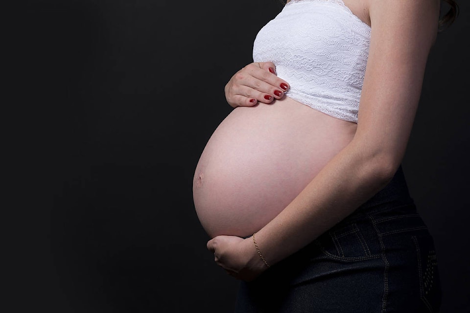 17015707_web1_pregnant-pregnancy-maxpixel