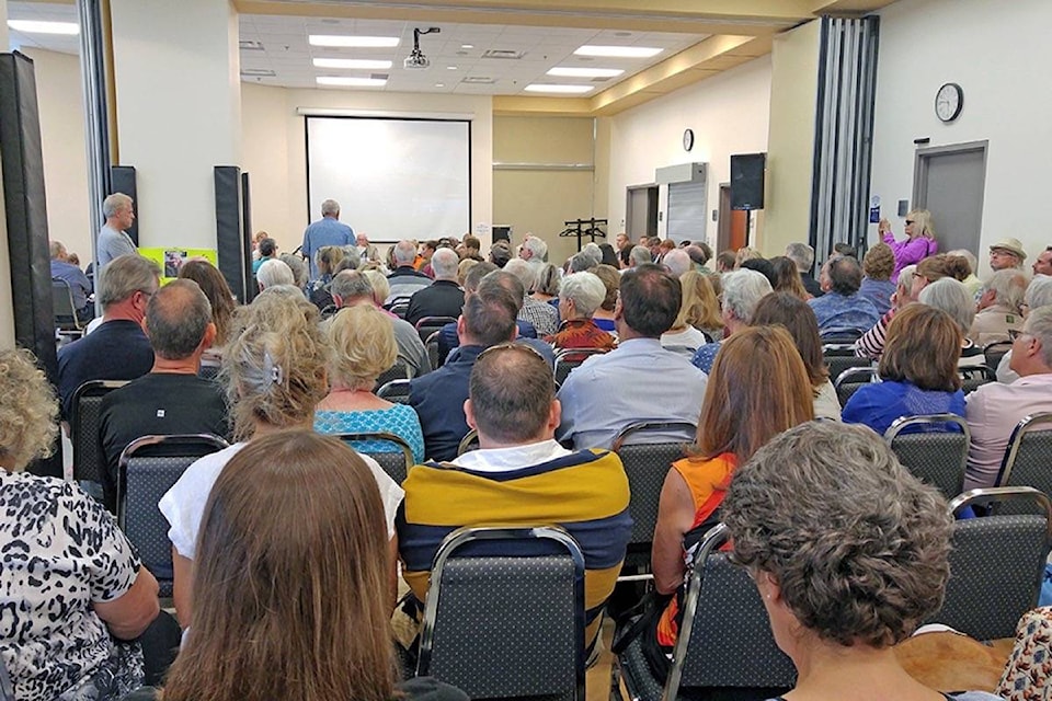 17404312_web1_180627-PAN-M-public-hearing-crowd3-th