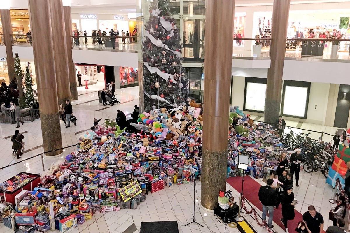 Donors Who Help Build Toy Mountain