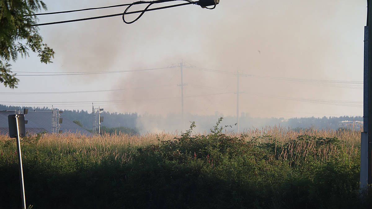 25711306_web1_210702-LAT-RH-CloverdaleGrassFire-Shane_5