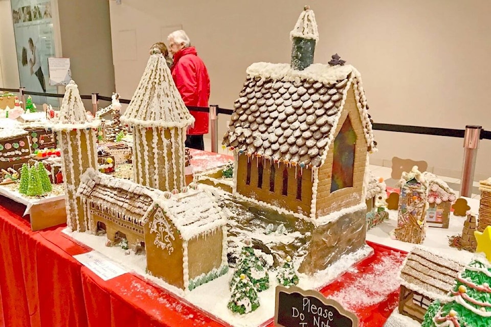 27055670_web1_211111-SUL-GingerbreadVillage-main_1