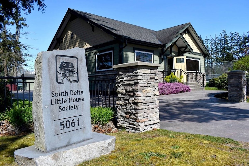 27105613_web1_211108-NDR-M-Little-House-Tsawwassen