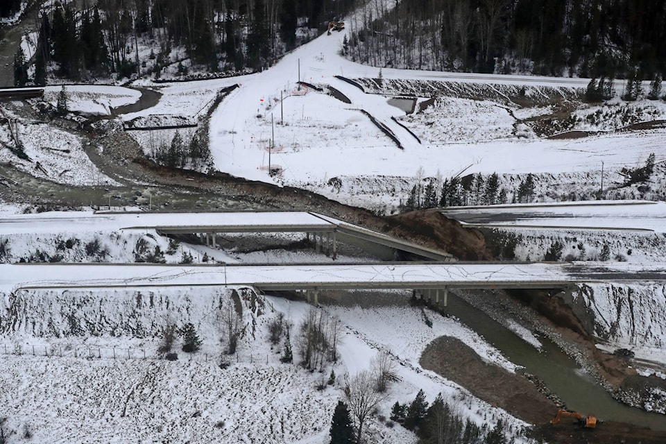 27288495_web1_211123-CPW-CN-rail-to-resume-snow_1