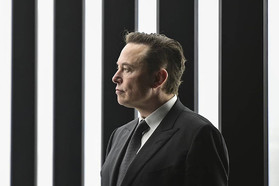 28709058_web1_220405-CPW-Twitter-Musk-edit-musk_1