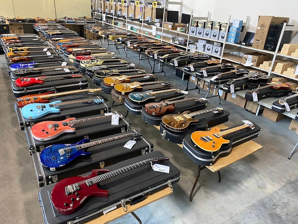 Music gear auction deals