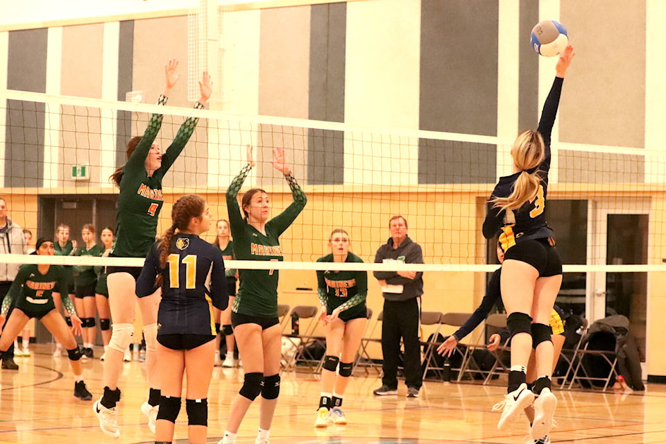 31205987_web1_221208-VMS-volleyball-provincials-coyotes_7