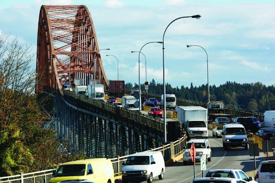 31212906_web1_220922-SUL-Pattullo-Bridge-Lane-Closures_1